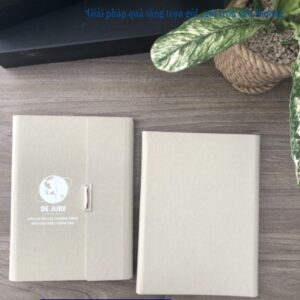 Sổ da Bìa còng - Khóa cài nam châm , gập 3, màu kem