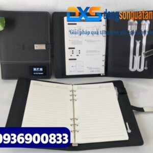 Sổ sạc đa năng 4 trong 1 led phát sáng - màu đen