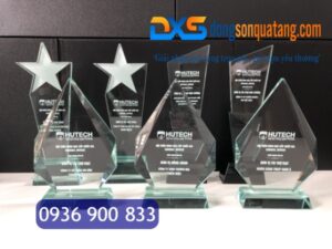 Cúp Pha Lê In Logo Trường ĐH HUTECH