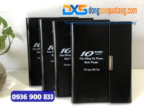 GTX 001 - Gift Set Sổ Tay , Bình Giữ Nhiệt , Bút Kim Loại Màu Đen In Khắc Làm Quà Tặng Tri Ân GTX 001 - Gift Set Sổ Tay , Bình Giữ Nhiệt , Bút Kim Loại Màu Đen In Khắc Làm Quà Tặng Tri Ân