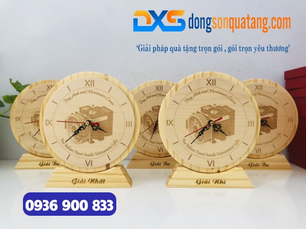 QTG 001 - Xưởng Sản Xuất Đồng Hồ Gỗ Để Bàn In Khắc Logo Số Lượng Lớn HCM QTG 001 - Xưởng Sản Xuất Đồng Hồ Gỗ Để Bàn In Khắc Logo Số Lượng Lớn HCM