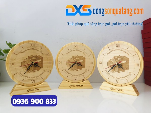 QTG 001 - Xưởng Sản Xuất Đồng Hồ Gỗ Để Bàn In Khắc Logo Số Lượng Lớn HCM QTG 001 - Xưởng Sản Xuất Đồng Hồ Gỗ Để Bàn In Khắc Logo Số Lượng Lớn HCM