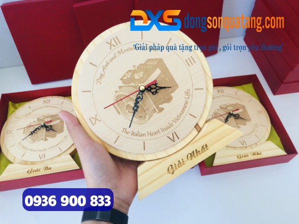 QTG 001 - Xưởng Sản Xuất Đồng Hồ Gỗ Để Bàn In Khắc Logo Số Lượng Lớn HCM QTG 001 - Xưởng Sản Xuất Đồng Hồ Gỗ Để Bàn In Khắc Logo Số Lượng Lớn HCM