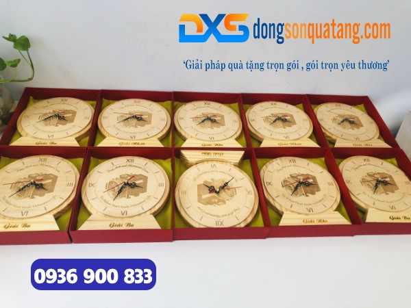 QTG 001 - Xưởng Sản Xuất Đồng Hồ Gỗ Để Bàn In Khắc Logo Số Lượng Lớn HCM QTG 001 - Xưởng Sản Xuất Đồng Hồ Gỗ Để Bàn In Khắc Logo Số Lượng Lớn HCM