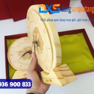 QTG 001 - Xưởng Sản Xuất Đồng Hồ Gỗ Để Bàn In Khắc Logo Số Lượng Lớn HCM