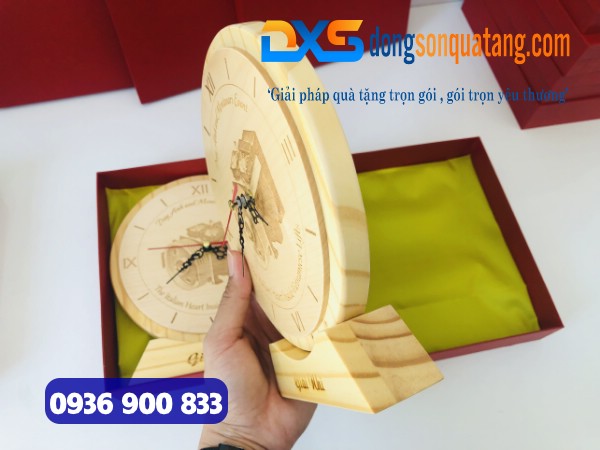QTG 001 - Xưởng Sản Xuất Đồng Hồ Gỗ Để Bàn In Khắc Logo Số Lượng Lớn HCM QTG 001 - Xưởng Sản Xuất Đồng Hồ Gỗ Để Bàn In Khắc Logo Số Lượng Lớn HCM