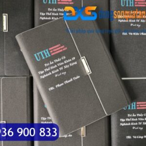 SDX 003 - Sổ Da In Logo UTH A5 Màu Xám Khóa Cài Inox Nam Châm Gập 3