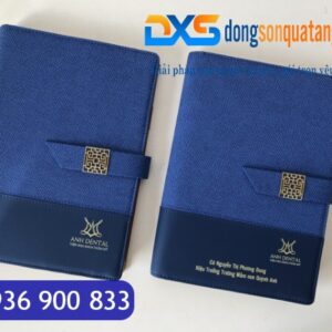 SDX 013 - Sổ Da Pu Bìa Còng Ép Kim Vàng Logo Công Ty Màu Xanh Kèm Khóa Gài Nam Châm