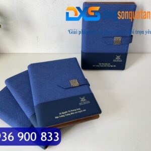 SDX 013 - Sổ Da Pu Bìa Còng Ép Kim Vàng Logo Công Ty Màu Xanh Kèm Khóa Gài Nam Châm