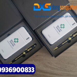 Set quà tặng Công Nghệ ( Pin sạc dự phòng TOTU + Bút ký kim loại xoay )
