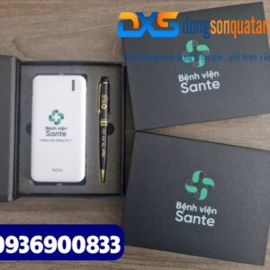 Set quà tặng Công Nghệ ( Pin sạc dự phòng TOTU + Bút ký kim loại xoay )