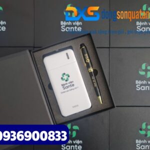 Set quà tặng Công Nghệ ( Pin sạc dự phòng TOTU + Bút ký kim loại xoay )