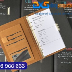 Quà Tặng In Khắc Logo Trường ĐH - Sổ Da Pu Gập 3 Màu Đen Khóa Cài Nam Châm