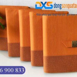 SDX 015 - Sổ Tay Da Bìa Còng Pu In Logo Doanh Nghiệp Màu Cam A5 Khóa Cài Nam Châm Gập 2