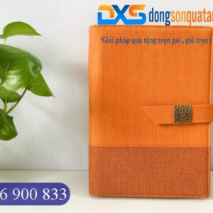 SDX 015 - Sổ Tay Da Bìa Còng Pu In Logo Doanh Nghiệp Màu Cam A5 Khóa Cài Nam Châm Gập 2