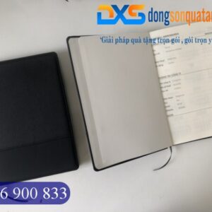 Sỉ Sổ Da Dán Gáy PU In Logo Công Ty Màu Đen Làm Quà Tặng Khách Hàng